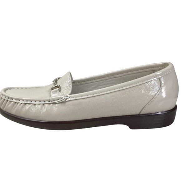 SAS Metro - Leather Loafer
Color: Bone Patent 7.5 N - Picture 7 of 13